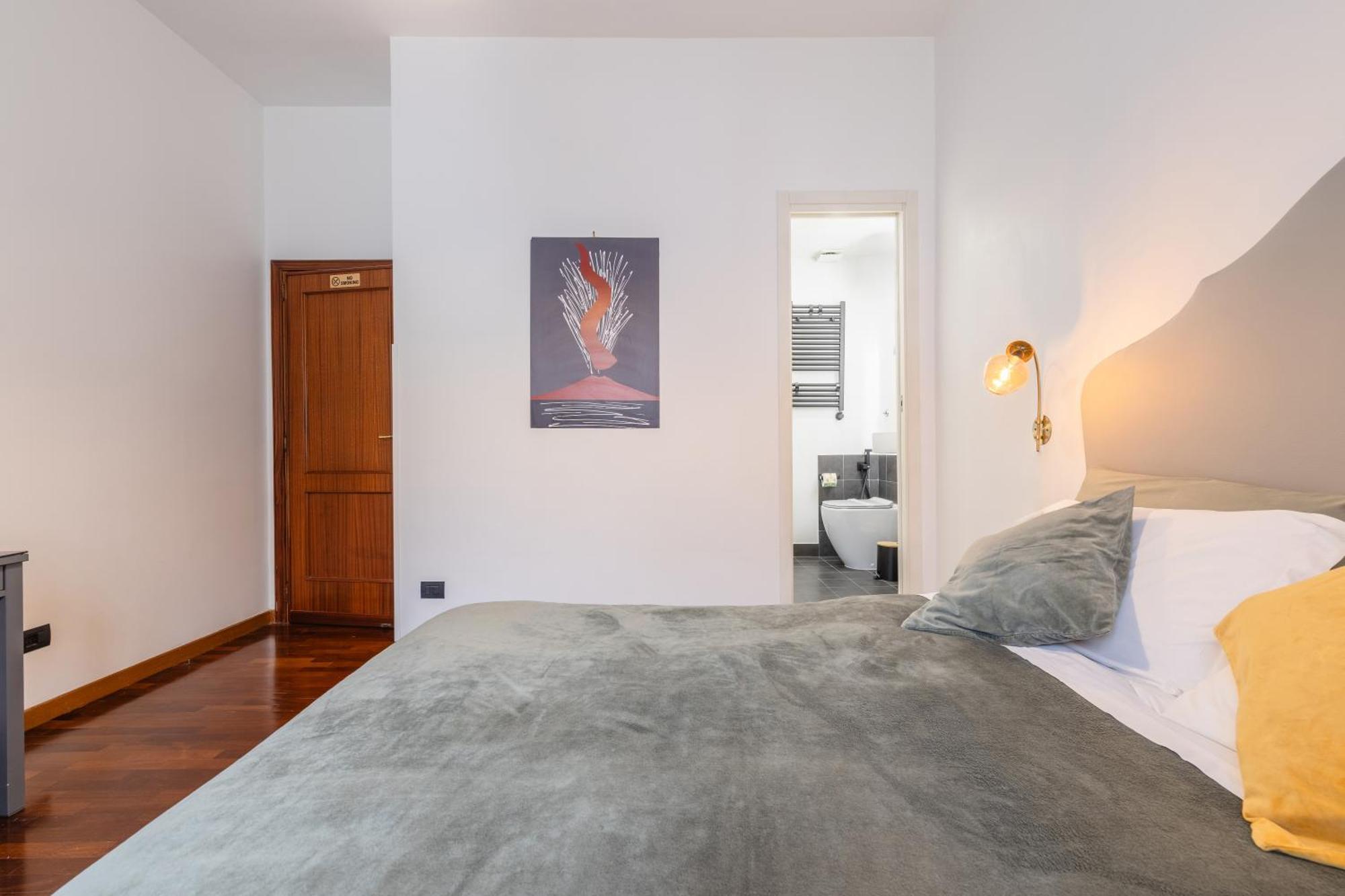 Napolicentro Mare - Sea View Rooms & Suites Екстер'єр фото