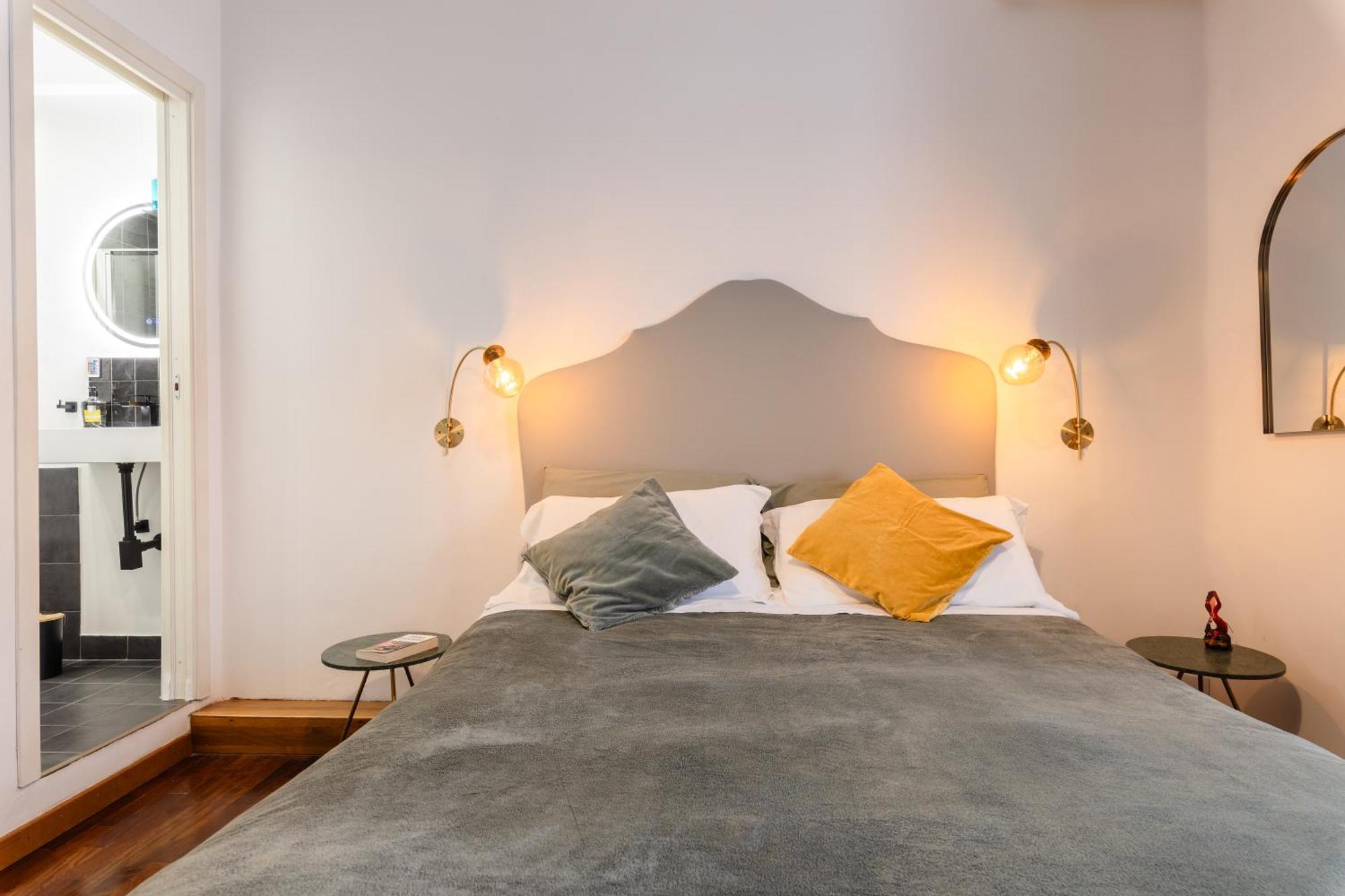 Napolicentro Mare - Sea View Rooms & Suites Екстер'єр фото
