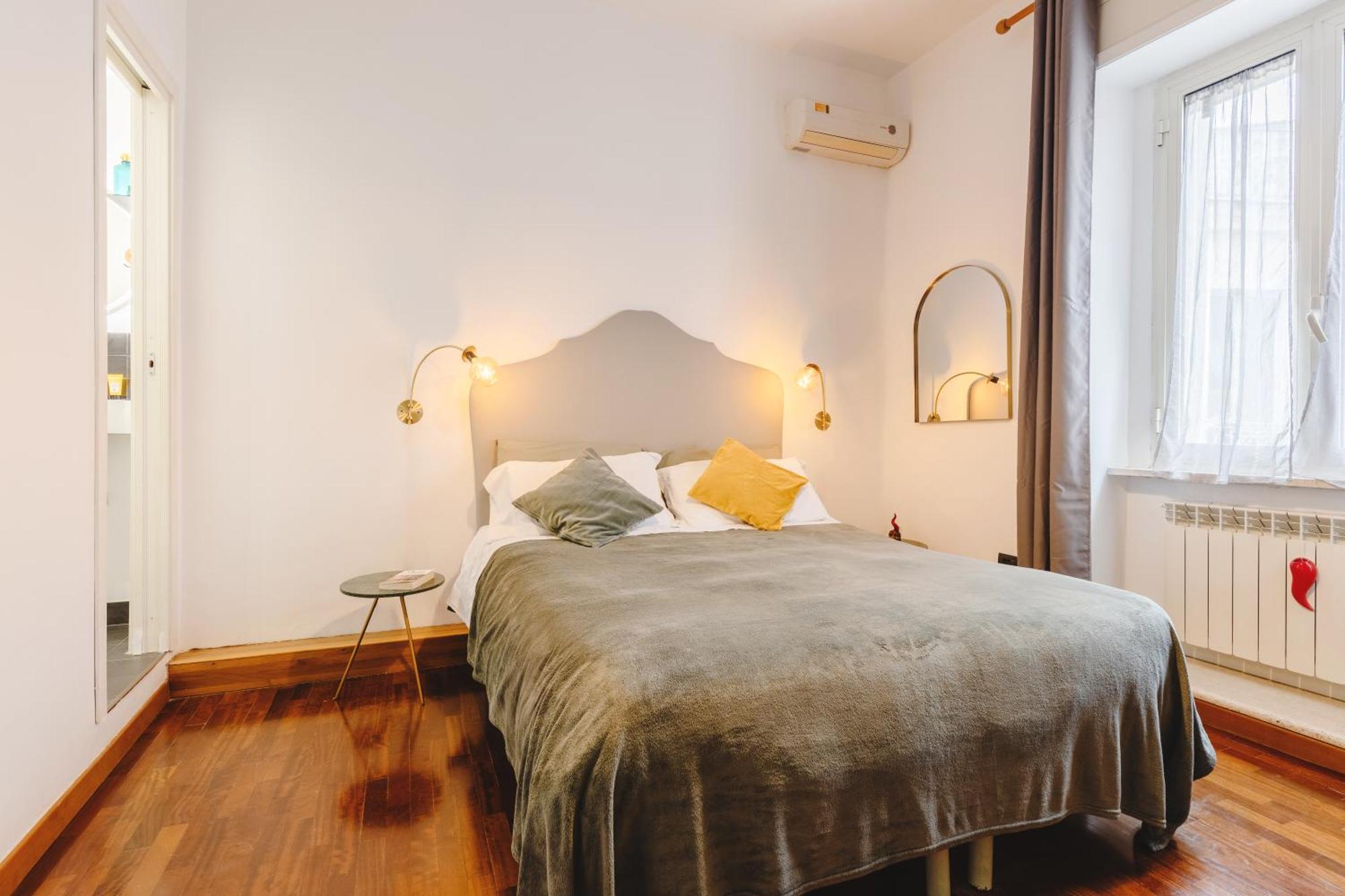 Napolicentro Mare - Sea View Rooms & Suites Екстер'єр фото