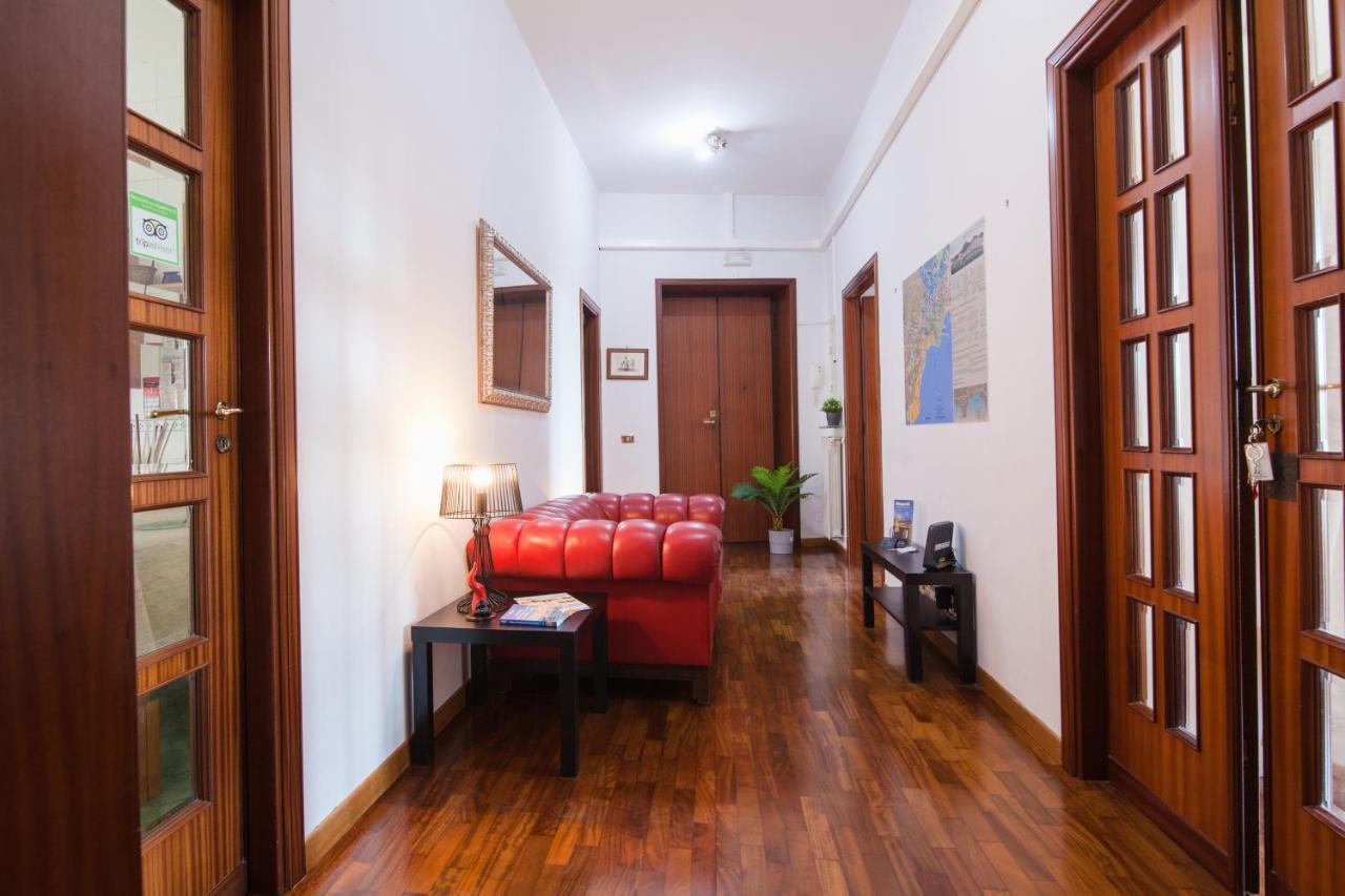 Napolicentro Mare - Sea View Rooms & Suites Екстер'єр фото