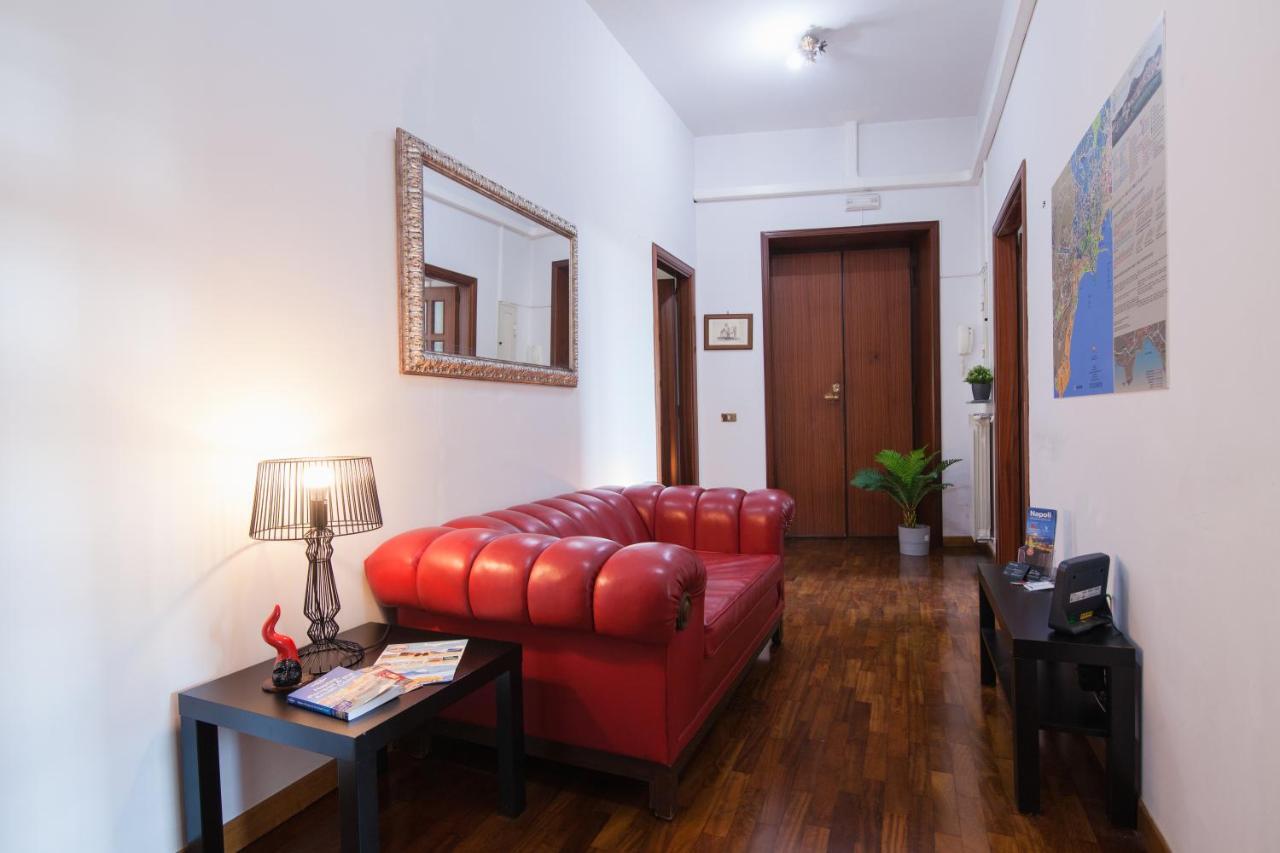 Napolicentro Mare - Sea View Rooms & Suites Екстер'єр фото