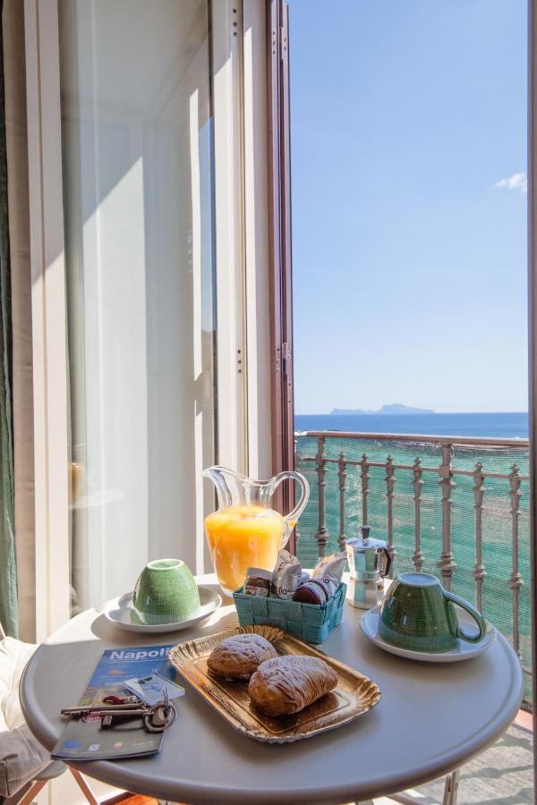 Napolicentro Mare - Sea View Rooms & Suites Екстер'єр фото