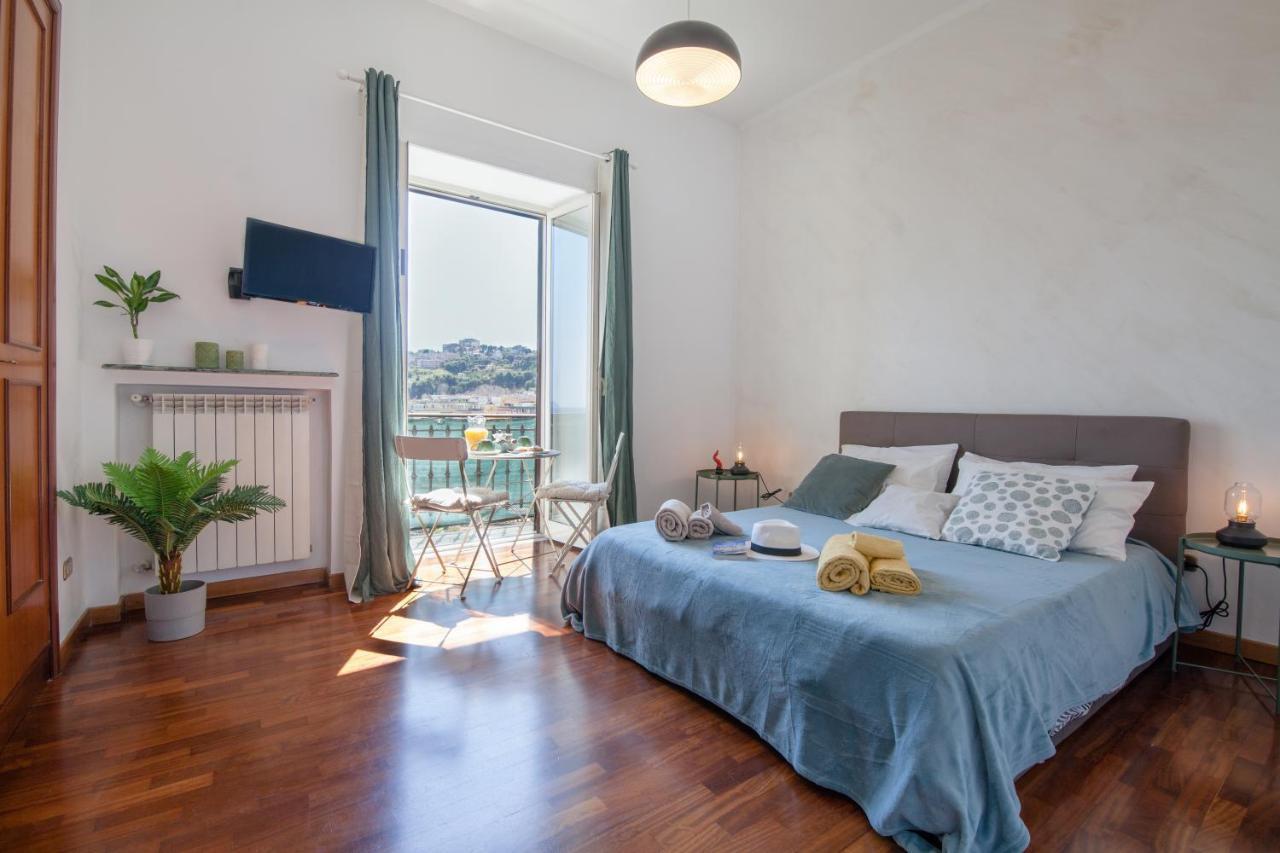 Napolicentro Mare - Sea View Rooms & Suites Екстер'єр фото